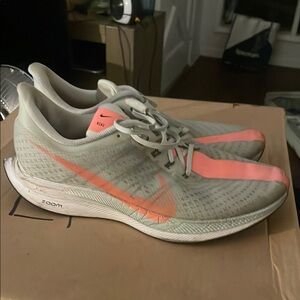 Nike Gray and Pink Athletic Shoes with Modern Design